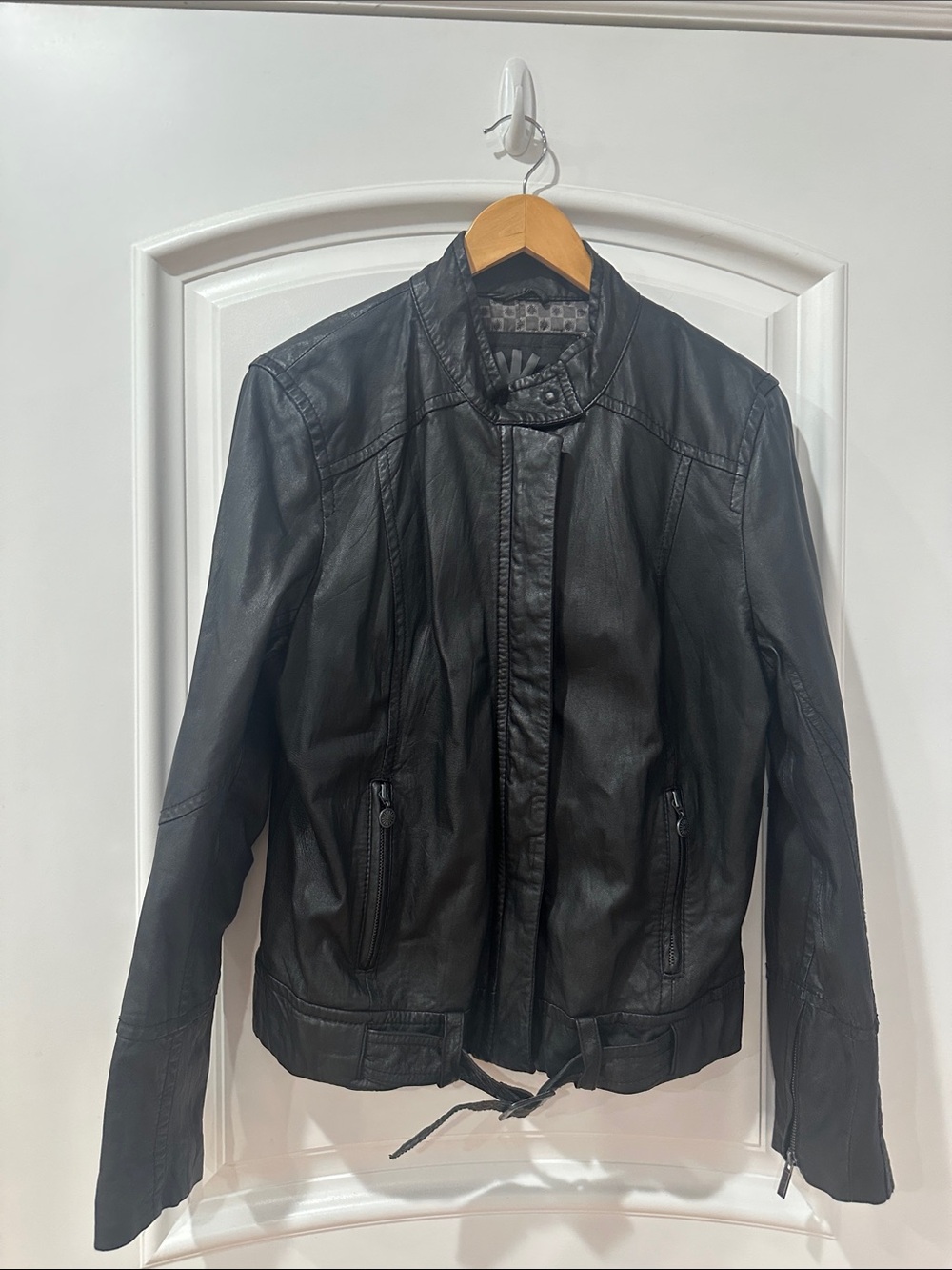 UGG AUSTRALIA Black Women's Faux Leather Zip Jacket - Stylish Lightweight Coat